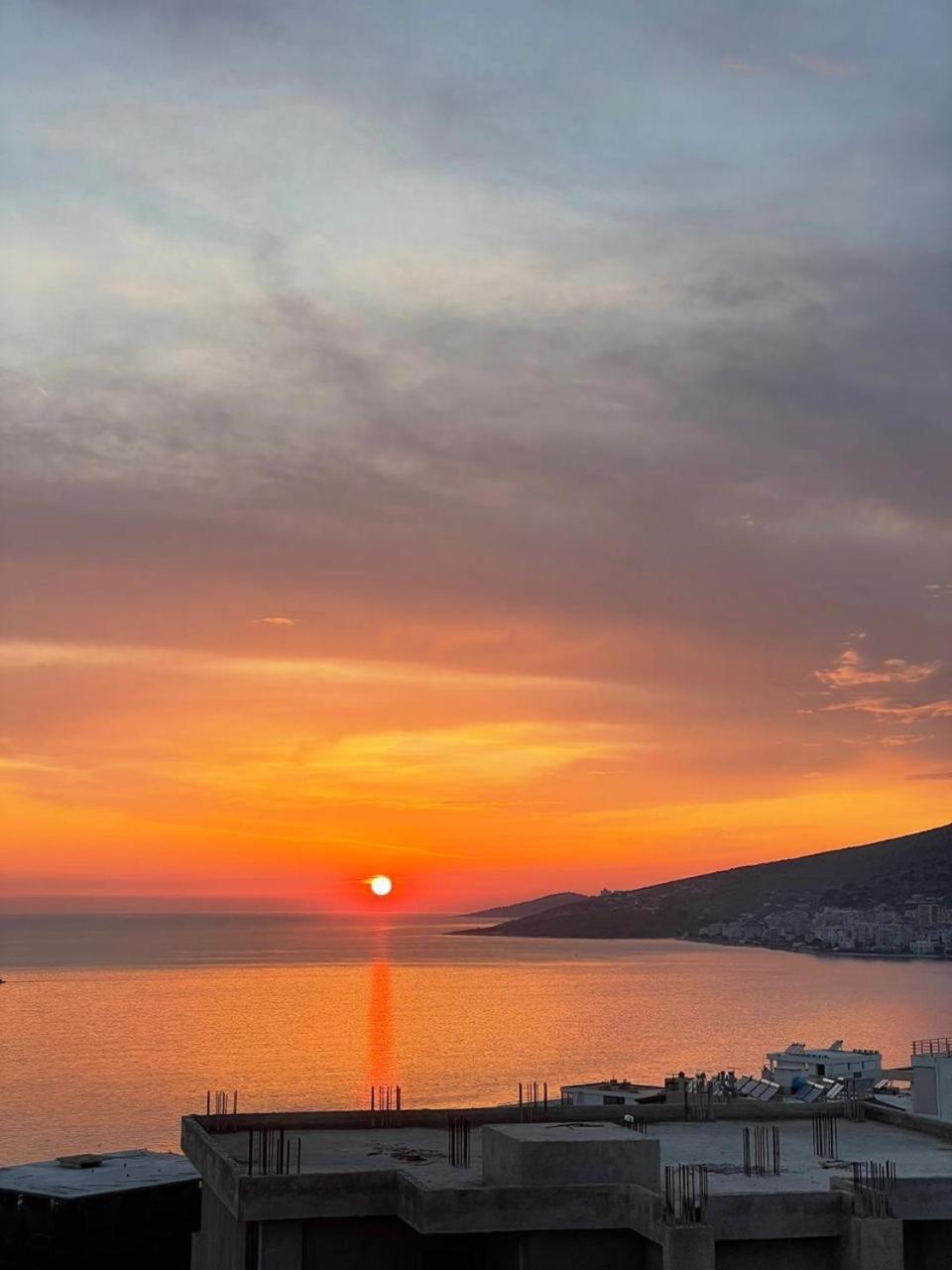 Alnes Hotel Саранда Екстер'єр фото
