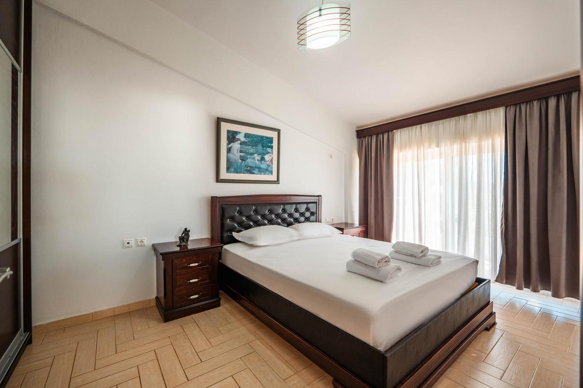 Alnes Hotel Саранда Екстер'єр фото