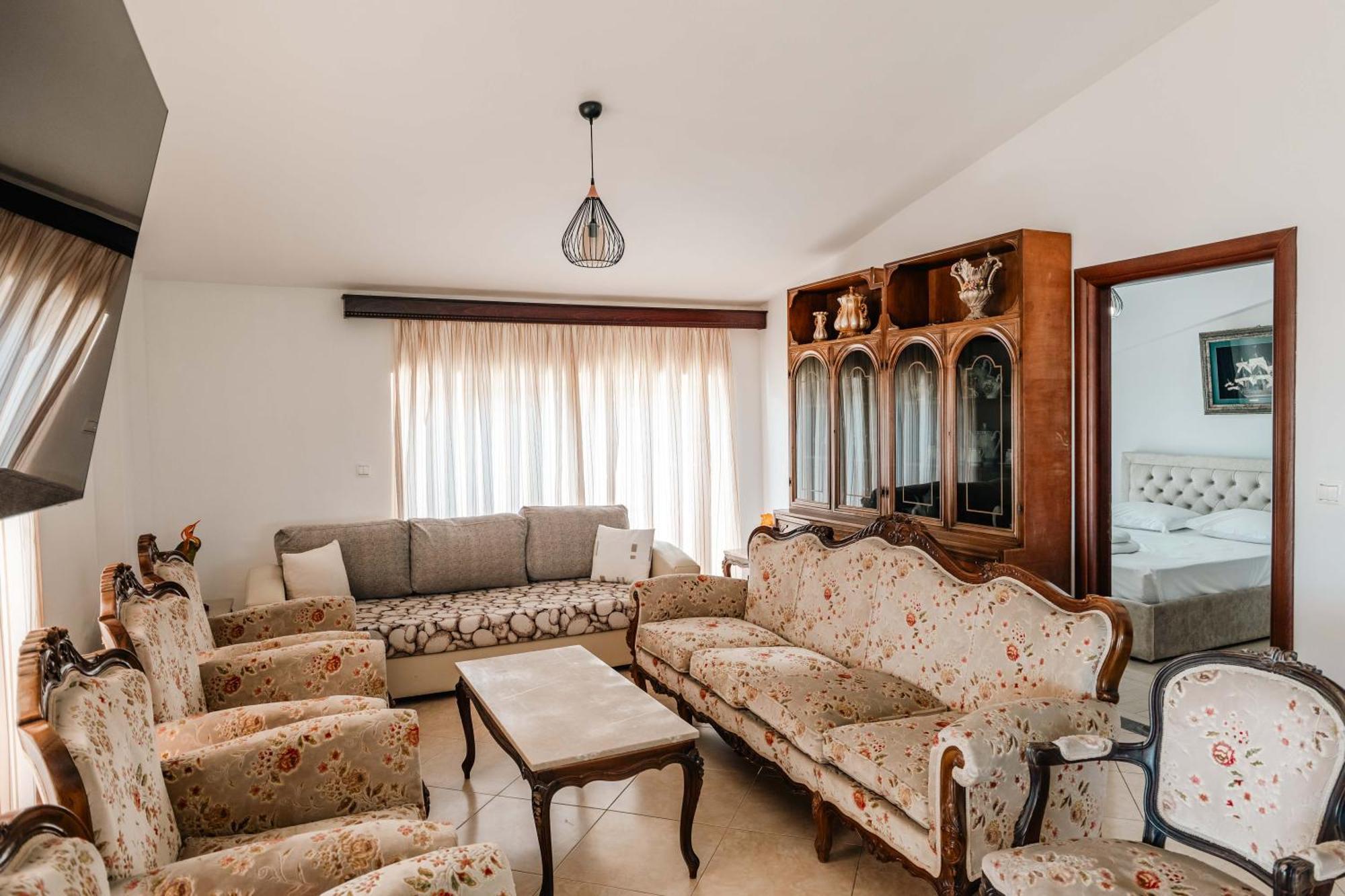 Alnes Hotel Саранда Екстер'єр фото